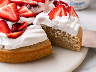 Easy Vegan Strawberry Shortcake Cake Recipe